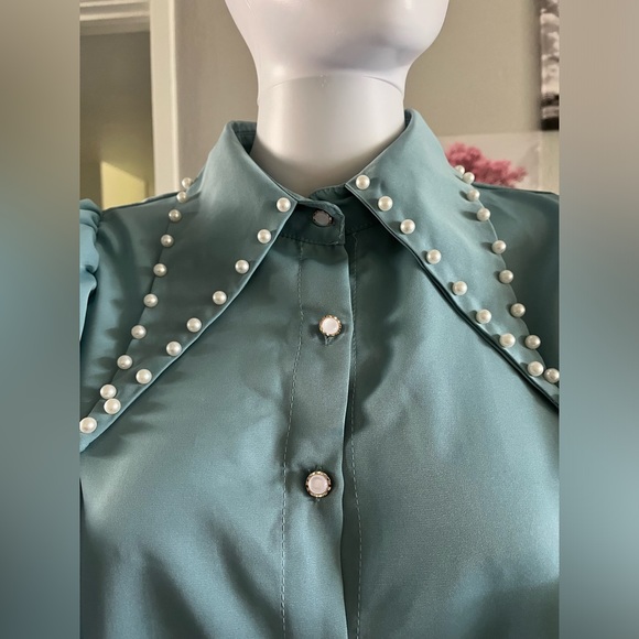 Lantern sleeve shirt collar and pearl,long sleeve,tops,pearl,party dress,formal - Picture 4 of 5